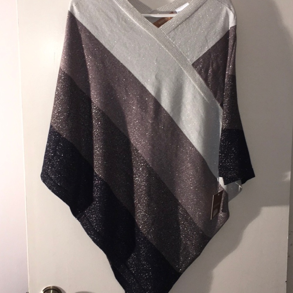 Ellen Tracy poncho